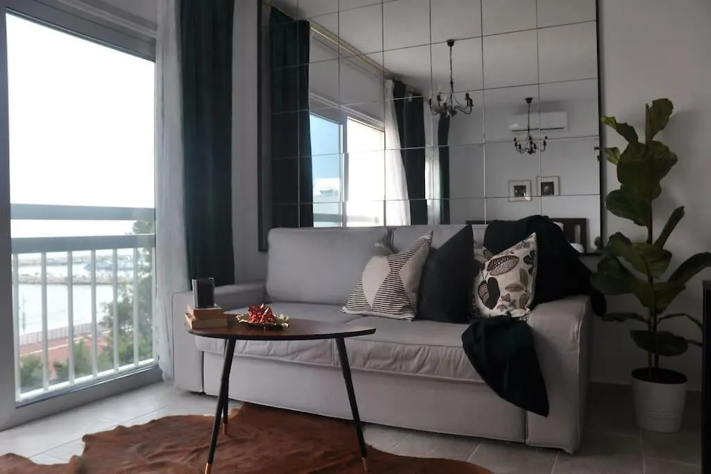 Aria Sea View Studio ラルナカ